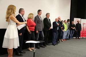 Filmová delegácia historickej drámy Dubček na otvorení Týždňa slovenského filmu.