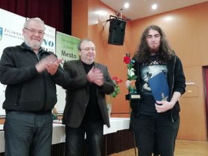 Cenu za film Majstrovstvo a kumšt preberá autor Adrián Mihálik.