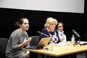 Panelová diskusia: Andrea Slováková, moderátorka Jelena Paštéková, Mária Ferenčuhová.