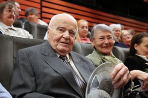 Albert Marenčin s ocenením.