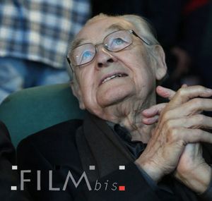 Andrzej Wajda pred filmovým plátnom (2015).